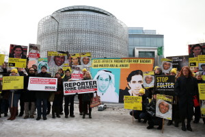 Mahnwache für Raif Badawi und seinen Anwalt Waleed Abu Al-Kahir vor der Botschaft des Königreiches Saudi-Arabien Foto: Christian von Polentz